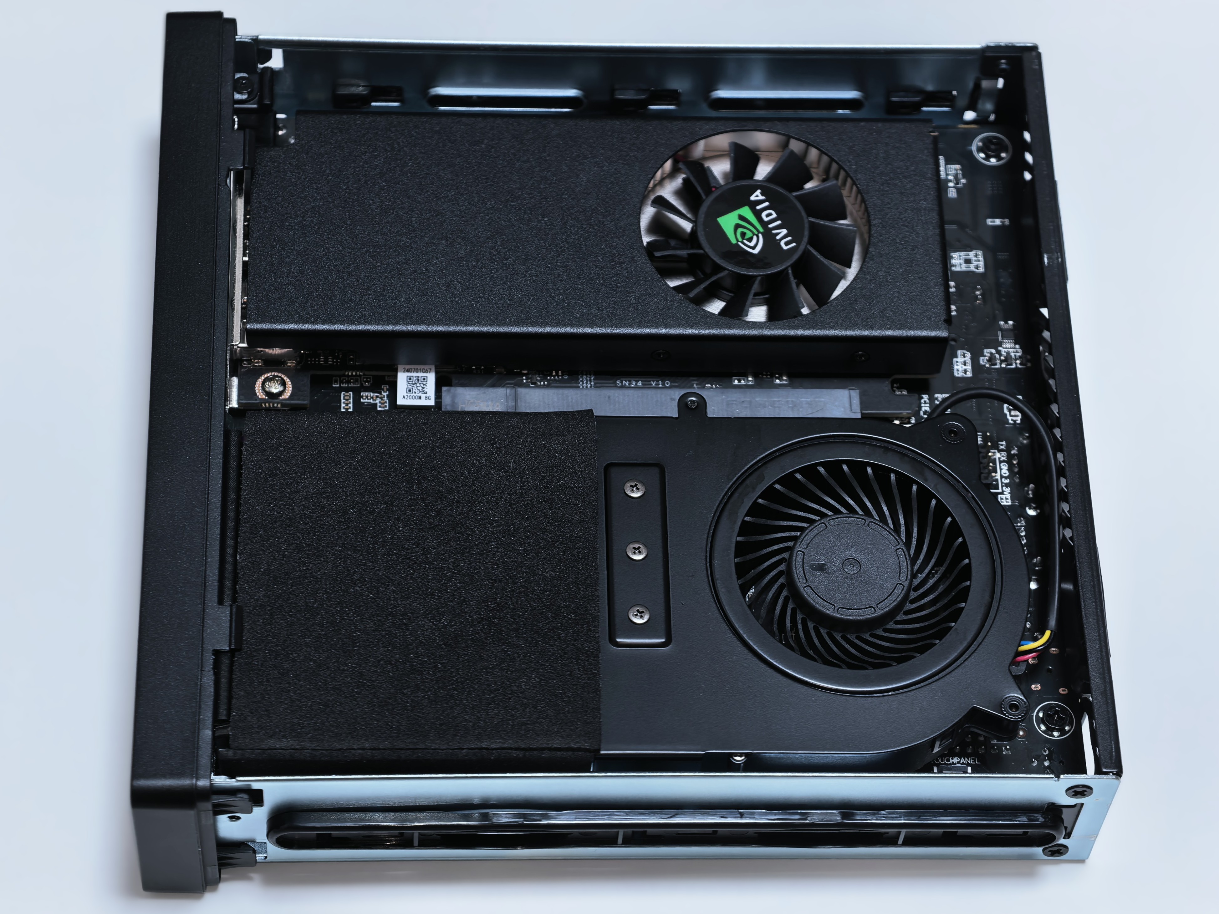 変なCPUと怪しいGPUで格安高性能ミニPCを作り上げた件【Minisforum MS-R1 / RTX A2000 Laptop】